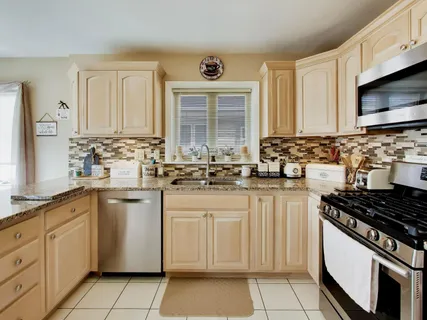 $575,000 | 8547 West St Joseph Avenue, Chicago, IL 60656