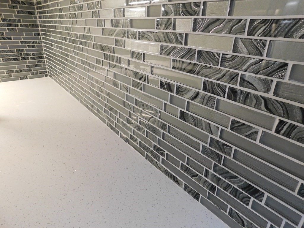 80 Mountain Gate Road, Unit 80 Ashland, MA 01721 - Photo 6 of 42 a view of a bathroom with a bathtub