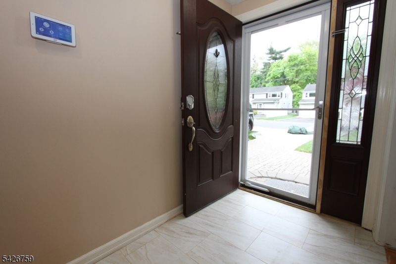 7 Stuart Street Waldwick, NJ 07463 - Photo 4 of 49