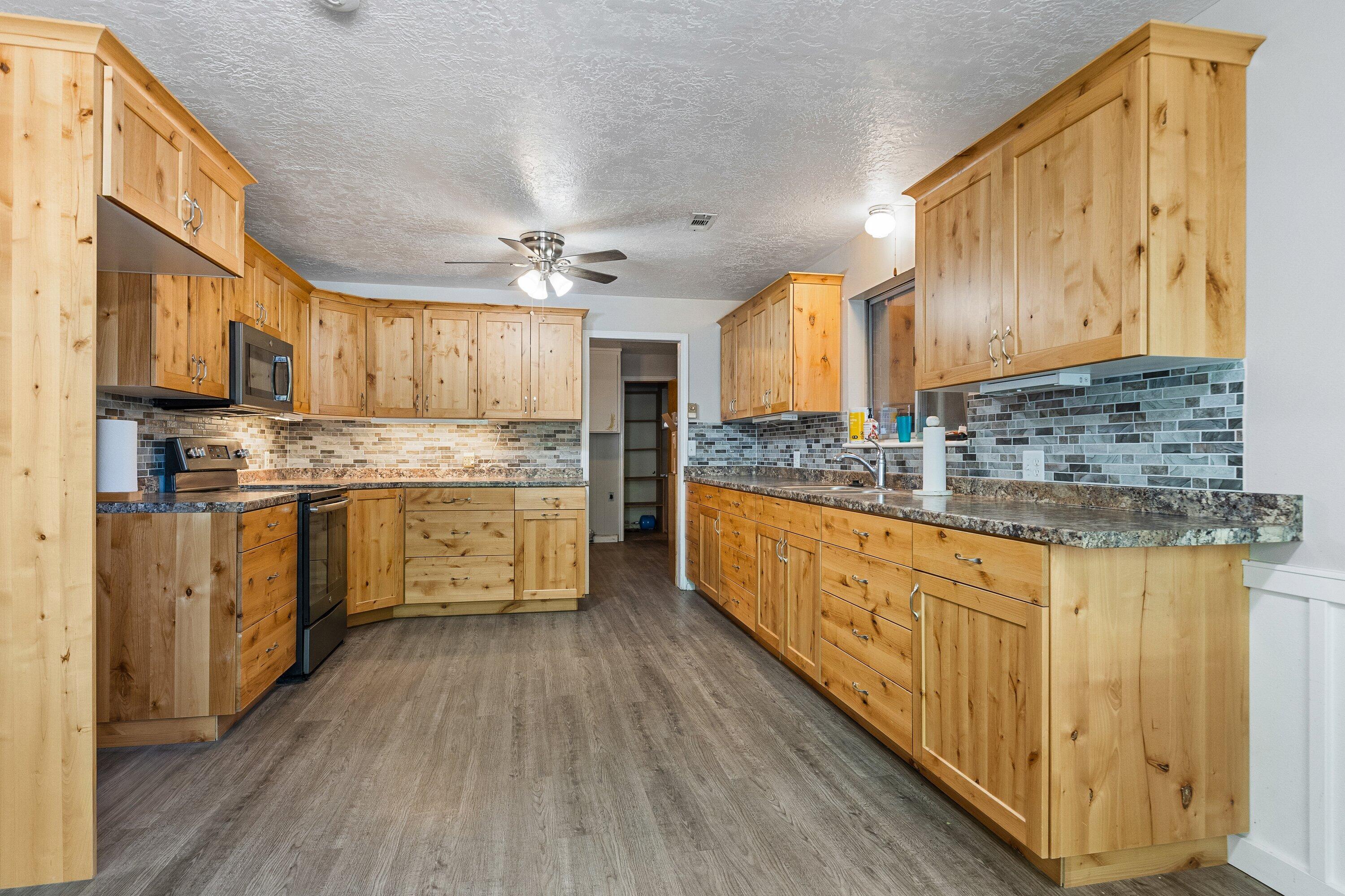 81 South Center Street Enterprise, UT 84725 - Photo 5 of 35 Kitchen