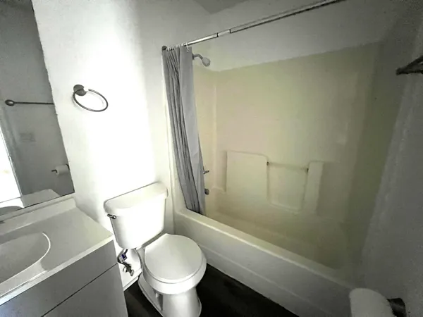 $1,650 | 677 West 5th Avenue, Tallahassee, FL 32303