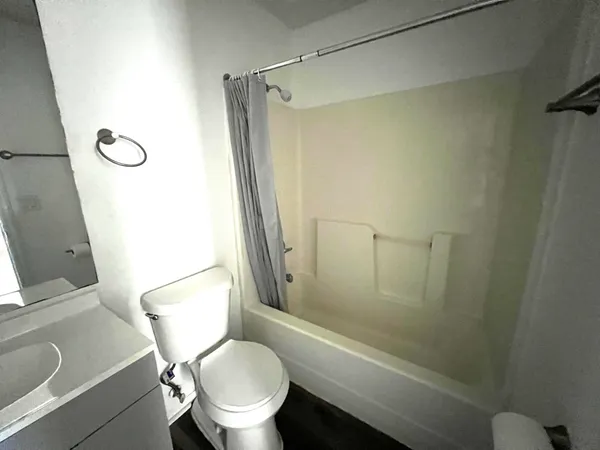 $1,650 | 677 West 5th Avenue, Tallahassee, FL 32303