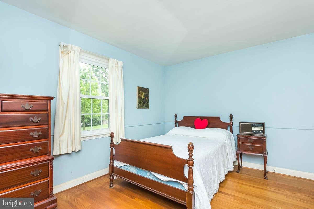 4013 Buckingham Road Pikesville, MD 21207 - Photo 17 of 29 Bedroom