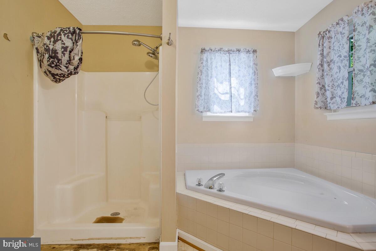 648 Santa Fe Trail Lusby, MD 20657 - Photo 28 of 37 Master Bath