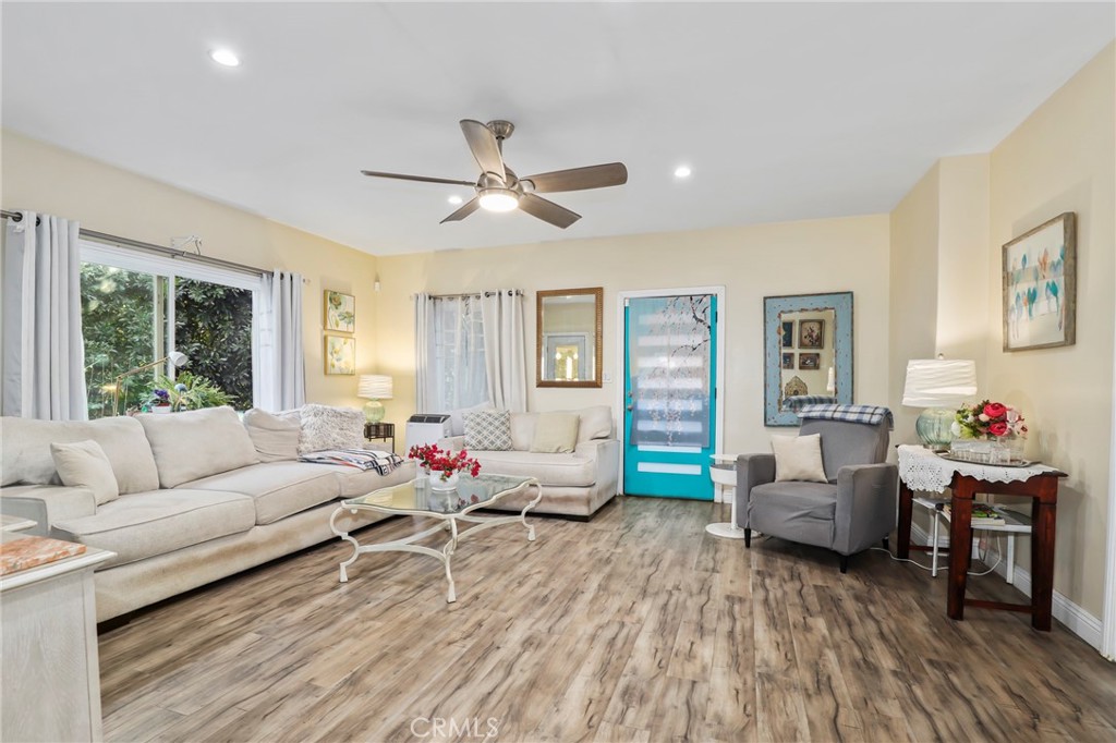 1602 Locust Avenue Long Beach, CA 90813 - Photo 3 of 37