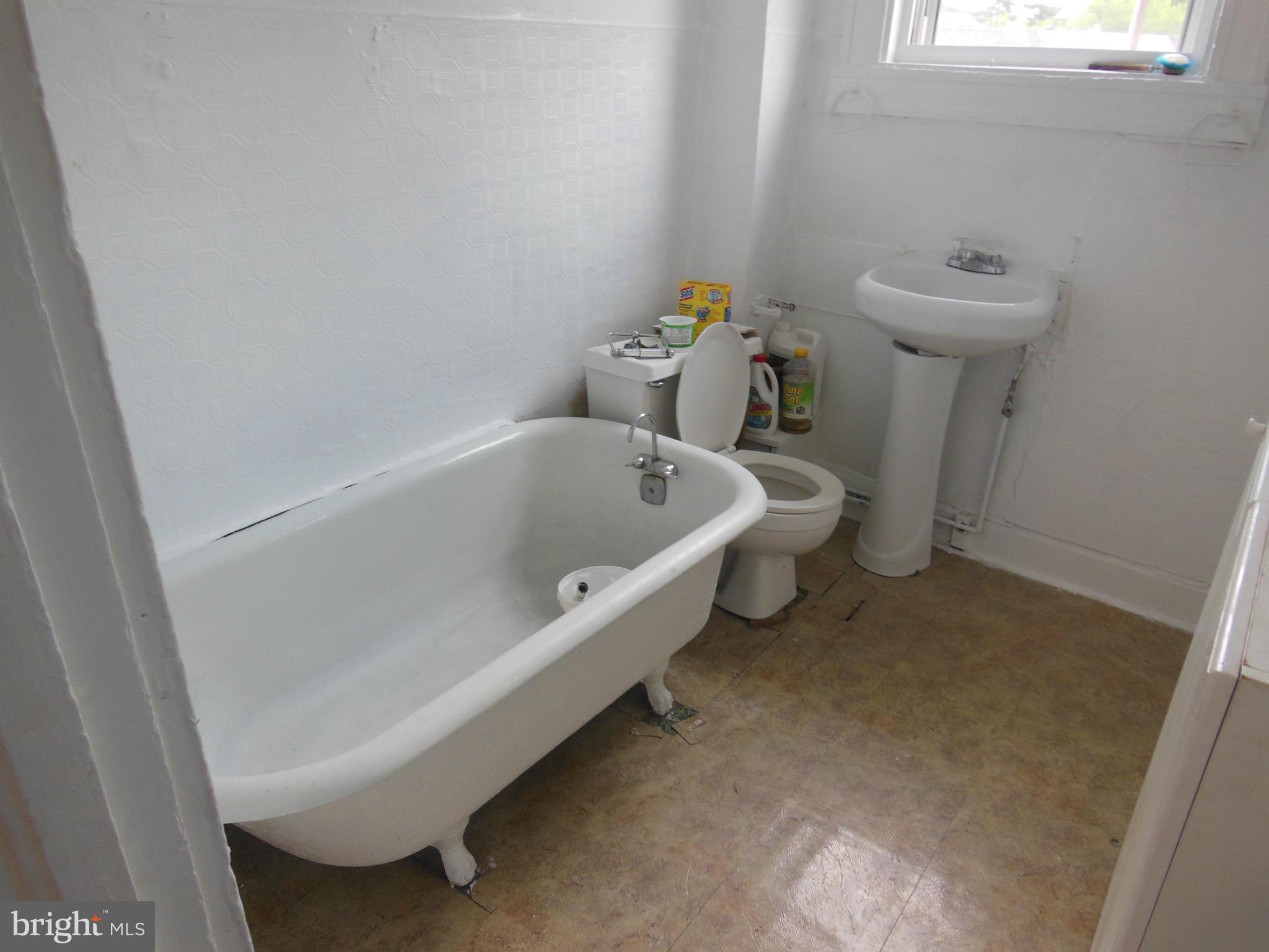 4636 Pall Mall Road Baltimore, MD 21215 - Photo 3 of 7 Bath (Master)