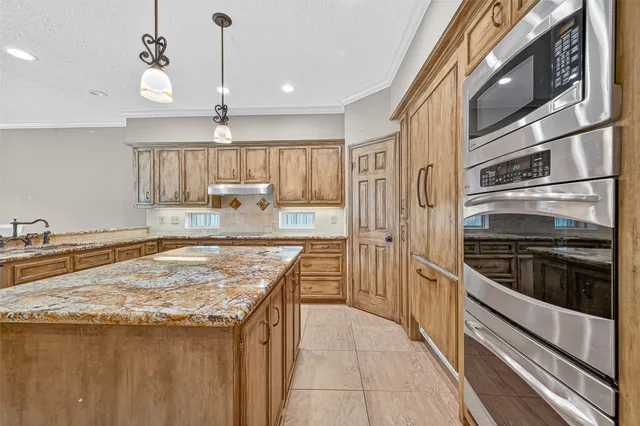 $559,000 | 57 Crestwood Circle, Sugar Land, TX 77478