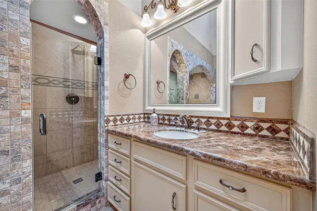 $559,000 | 57 Crestwood Circle, Sugar Land, TX 77478