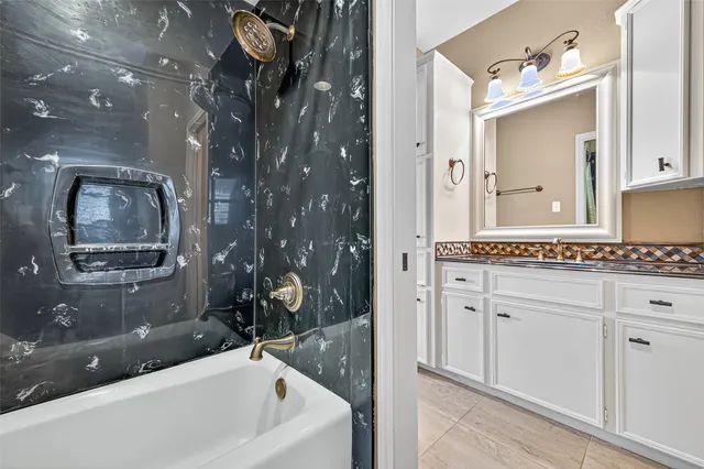 $559,000 | 57 Crestwood Circle, Sugar Land, TX 77478