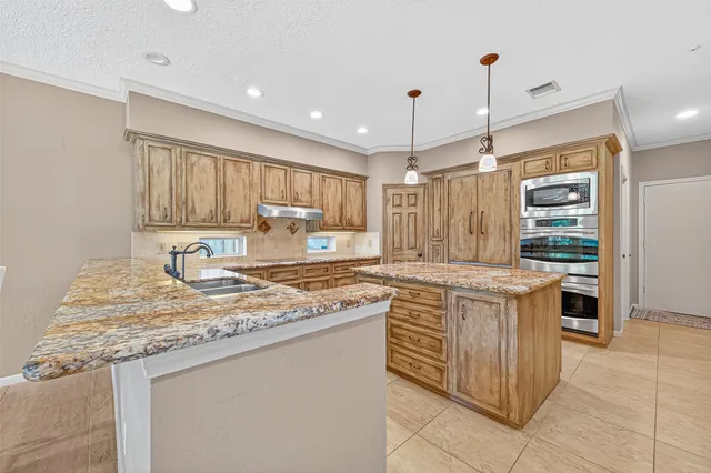 $559,000 | 57 Crestwood Circle, Sugar Land, TX 77478