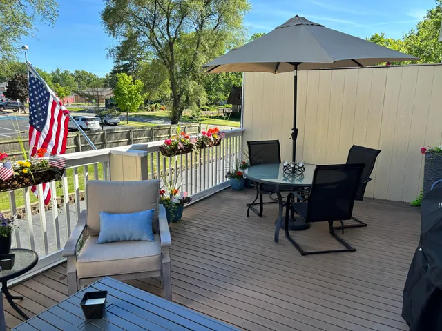 $669,000 | 217 West Merchant Street, New Buffalo, MI 49117