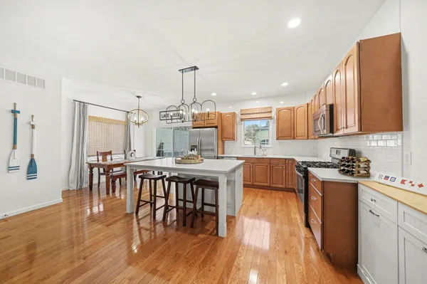 $669,000 | 217 West Merchant Street, New Buffalo, MI 49117