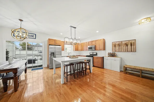 $669,000 | 217 West Merchant Street, New Buffalo, MI 49117