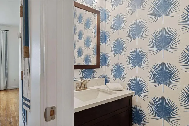 $669,000 | 217 West Merchant Street, New Buffalo, MI 49117