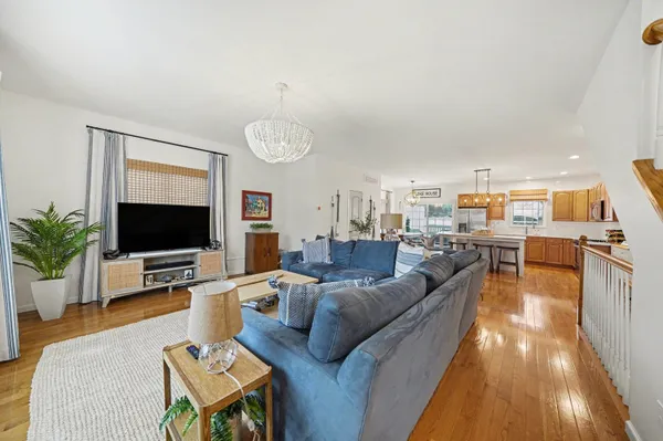 $669,000 | 217 West Merchant Street, New Buffalo, MI 49117