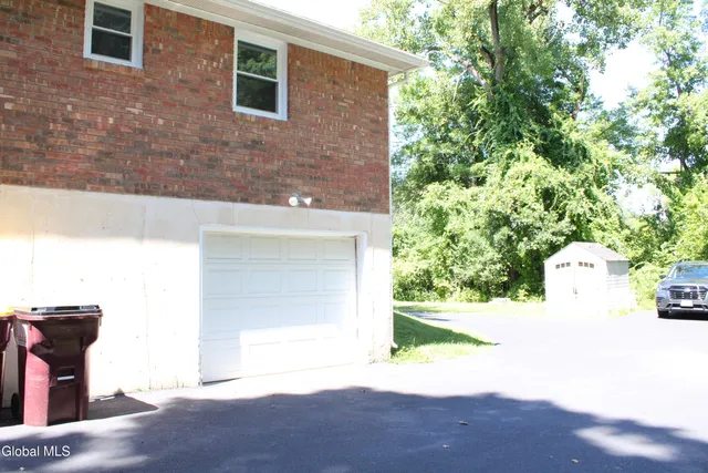 $1,650 | 8 Zelenke Drive, North Greenbush, NY 12198