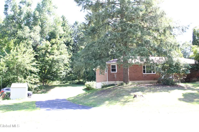 $1,650 | 8 Zelenke Drive, North Greenbush, NY 12198