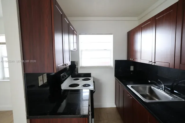 $1,800 | 6270 West Flagler Street, Unit C8, Miami, FL 33144