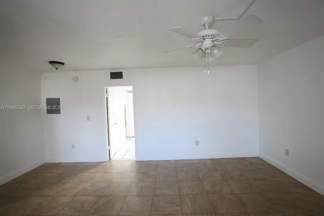 $1,800 | 6270 West Flagler Street, Unit C8, Miami, FL 33144