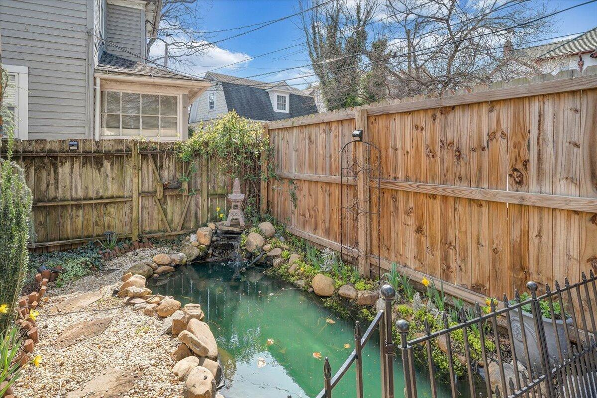 1307 Maple Avenue Southwest Roanoke, VA 24016 - Photo 8 of 53 41-MIB08850-R5