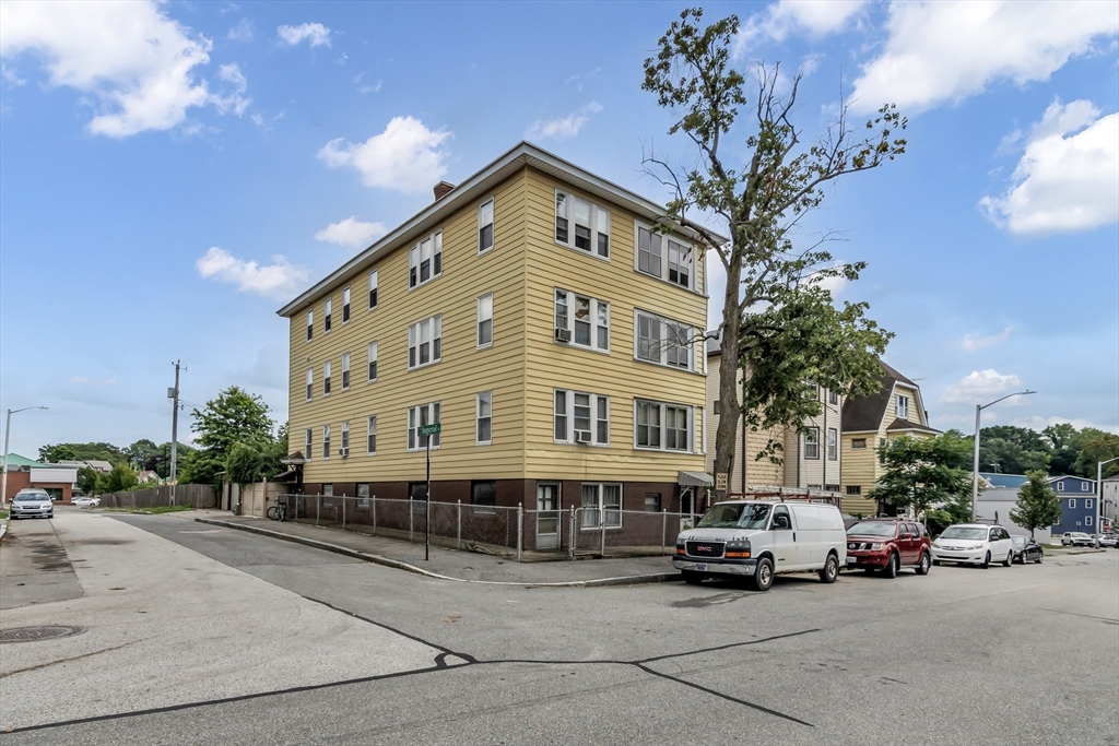 10 Imperial Road Worcester, MA 01604 - Photo 1 of 18 Gallery Image 1