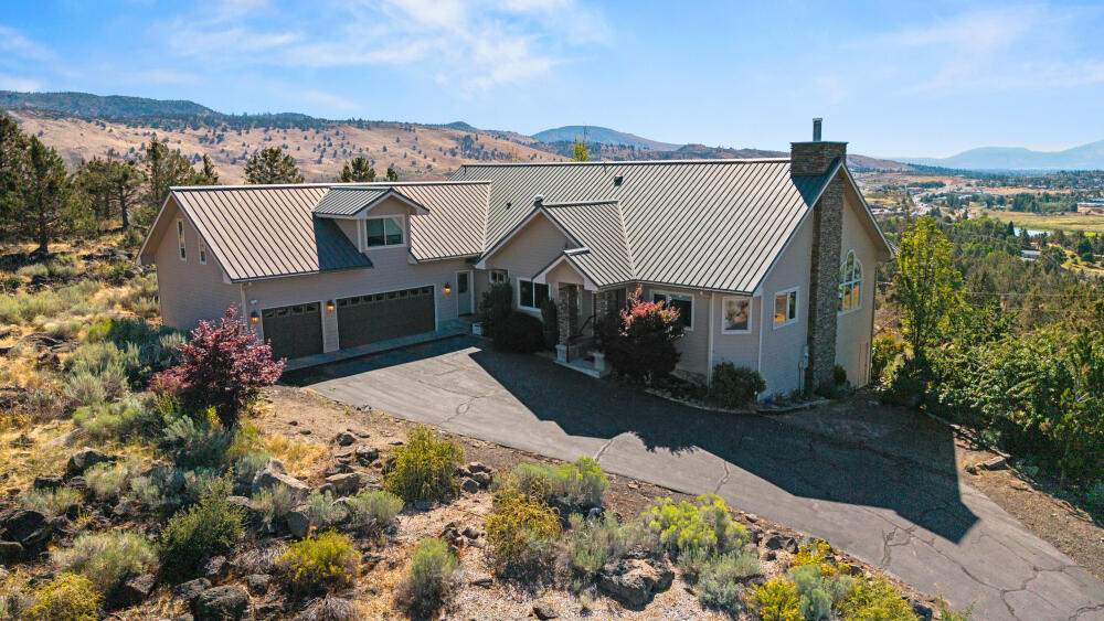 4865 Sunset Ridge Road Klamath Falls, OR 97601 - Photo 2 of 33 4865SunsetRidgeRd-27