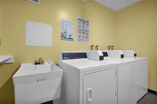 $189,000 | 2100 Sans Souci Boulevard, Unit 1410, North Miami, FL 33181