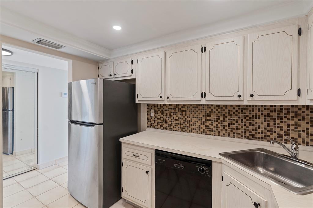 2100 Sans Souci Boulevard, Unit 1410 North Miami, FL 33181 - Photo 4 of 22