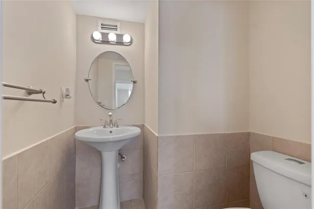 $189,000 | 2100 Sans Souci Boulevard, Unit 1410, North Miami, FL 33181