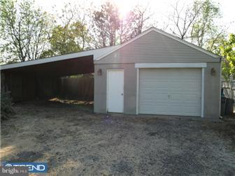 16 Center Street Delran, NJ 08075 - Photo 11 of 12 Garage