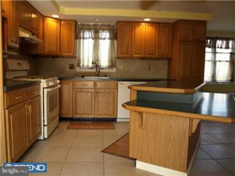 16 Center Street Delran, NJ 08075 - Photo 5 of 12 Kitchen