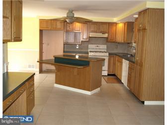 16 Center Street Delran, NJ 08075 - Photo 6 of 12 Kitchen