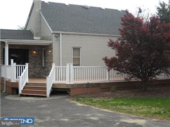 16 Center Street Delran, NJ 08075 - Photo 9 of 12 Deck