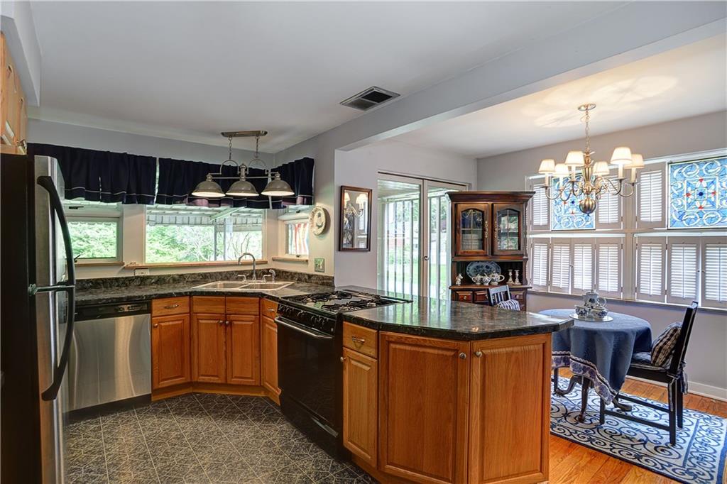 205 Quaker Road Sewickley, PA 15143 - Photo 7 of 18 Gallery Image 7
