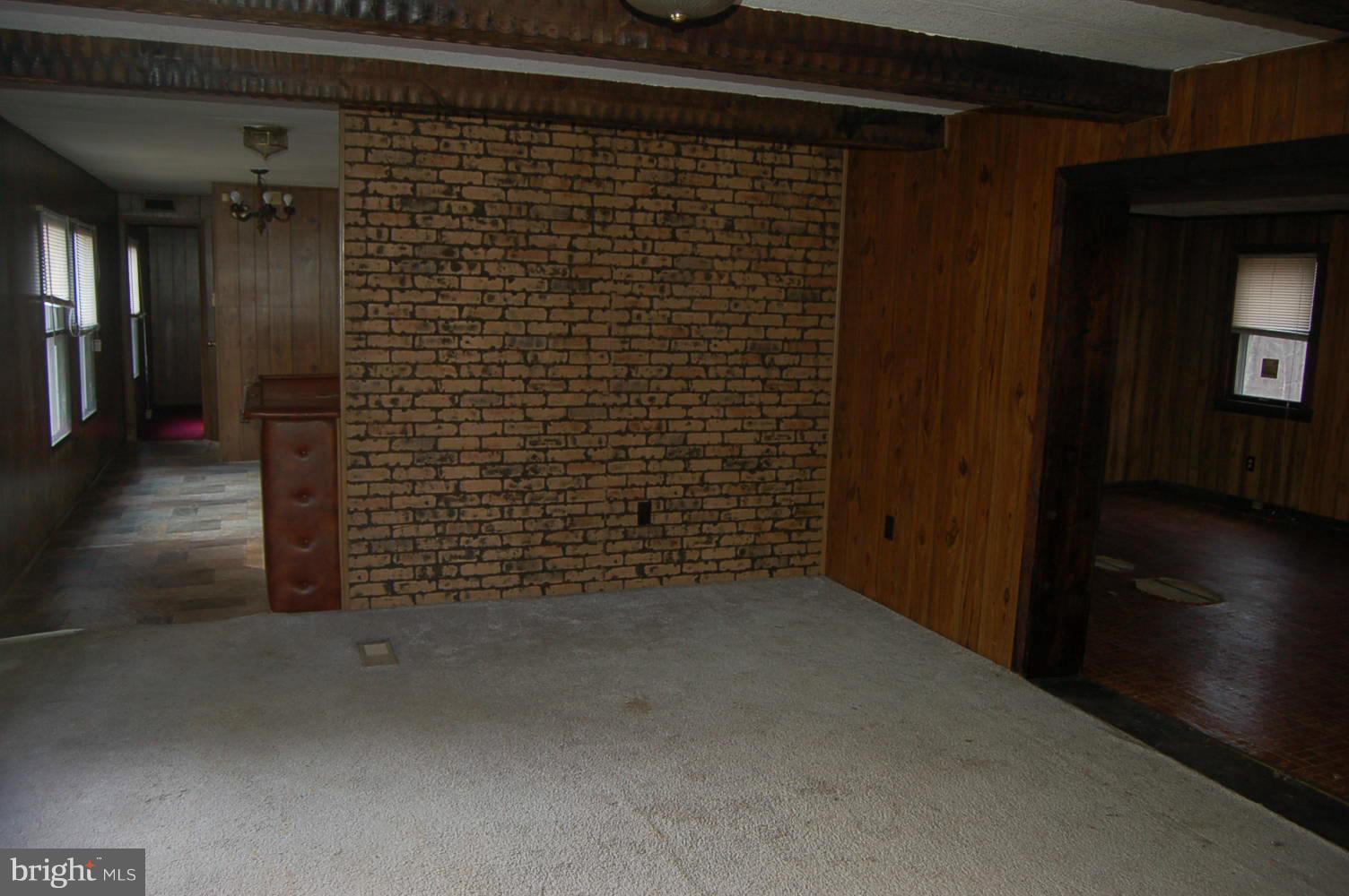 1277 School Bus Road Louisa, VA 23093 - Photo 5 of 10 Living Room