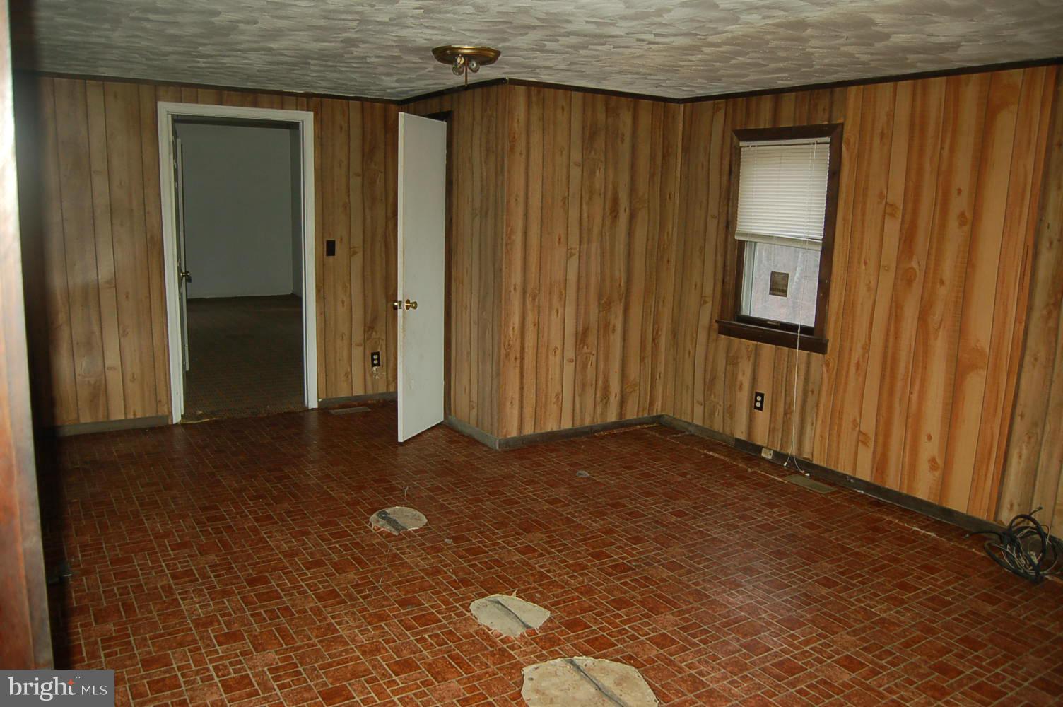 1277 School Bus Road Louisa, VA 23093 - Photo 7 of 10 Family Room