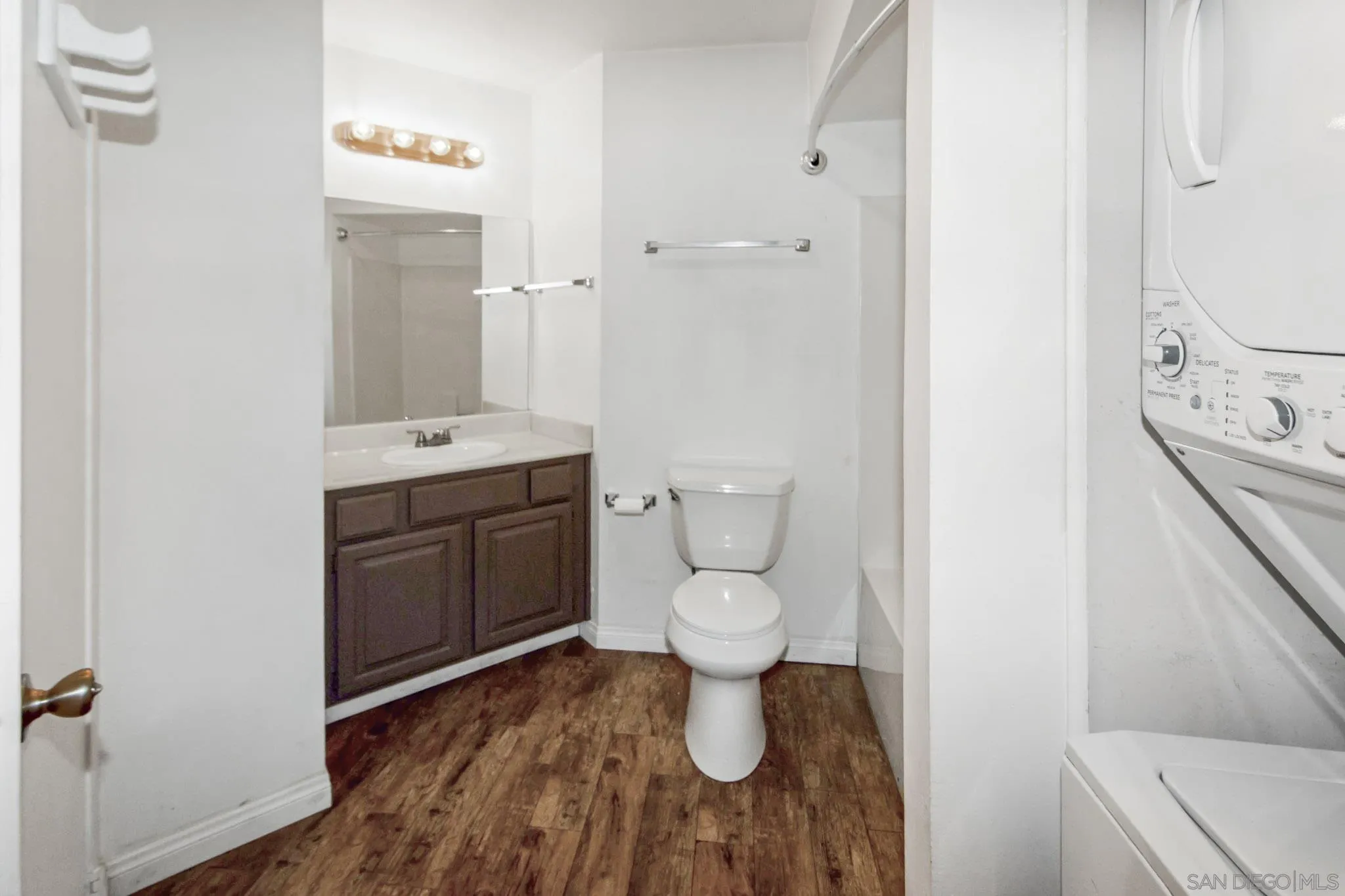 2976 Anawood Way Spring Valley, CA 91978 - Photo 12 of 39