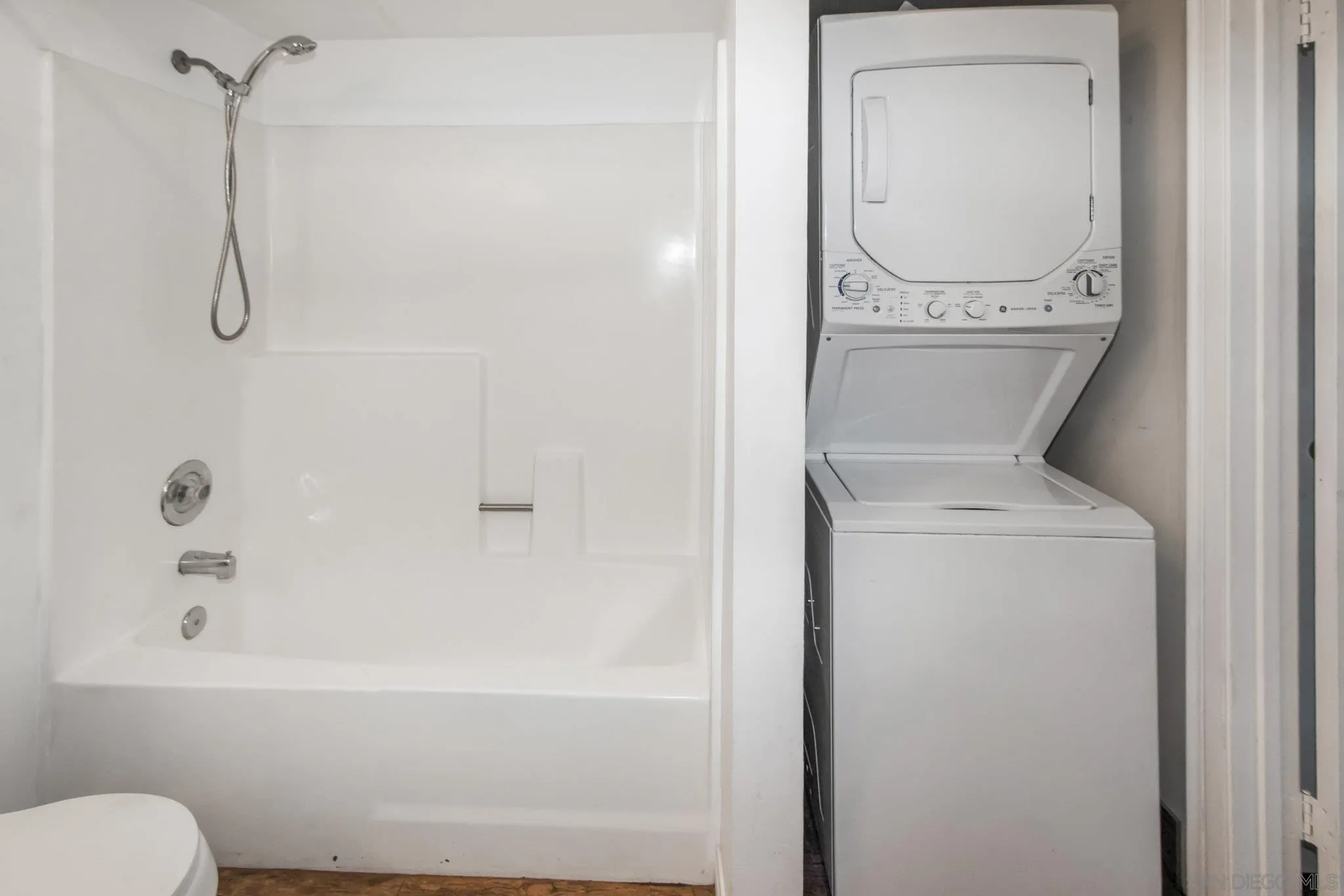 2976 Anawood Way Spring Valley, CA 91978 - Photo 15 of 39