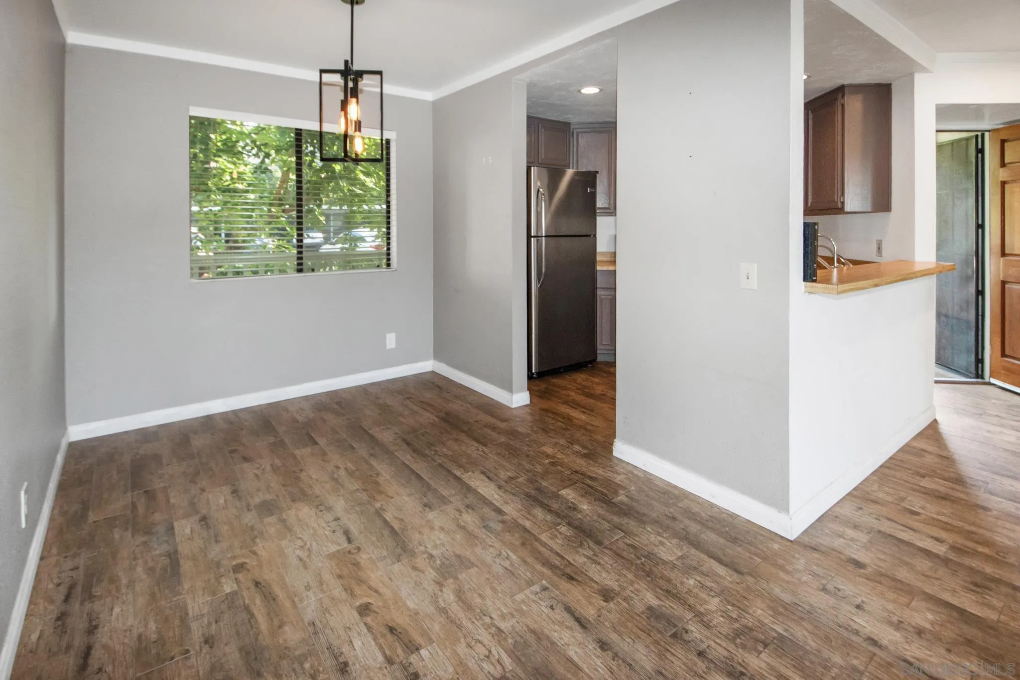 2976 Anawood Way Spring Valley, CA 91978 - Photo 4 of 39