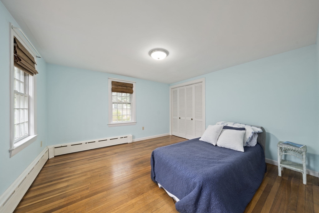 42 Old Barnstable Road Falmouth, MA 02536 - Photo 8 of 40