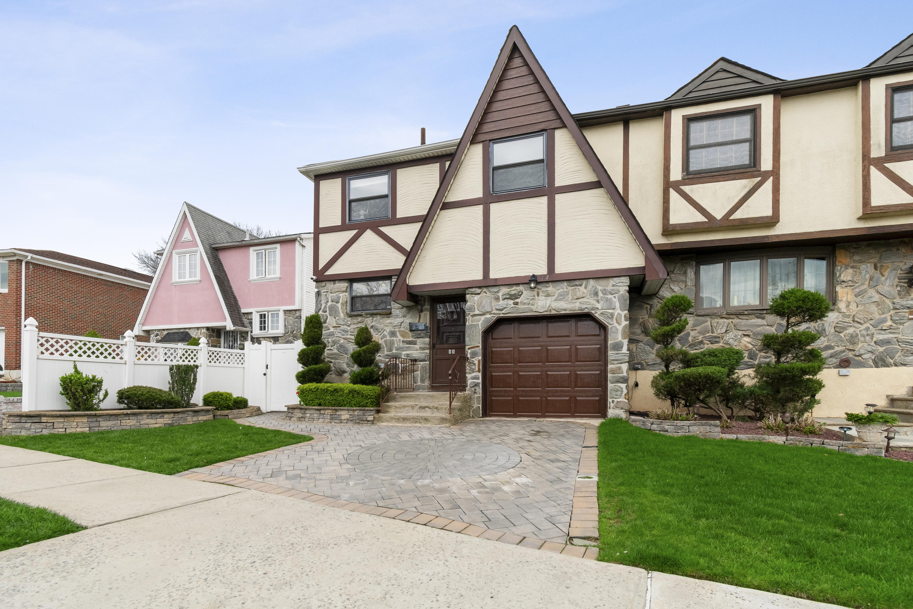 44 Bascom Place Staten Island, NY 10314 - Photo 2 of 26 DSC_6157