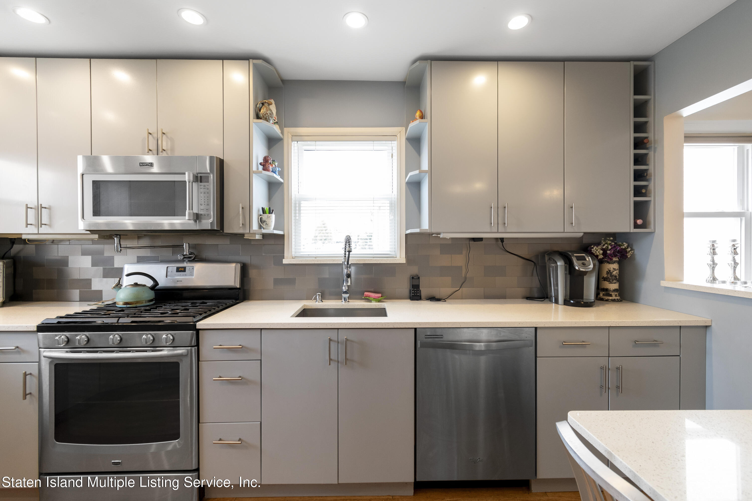 44 Bascom Place Staten Island, NY 10314 - Photo 9 of 26 DSC_6201