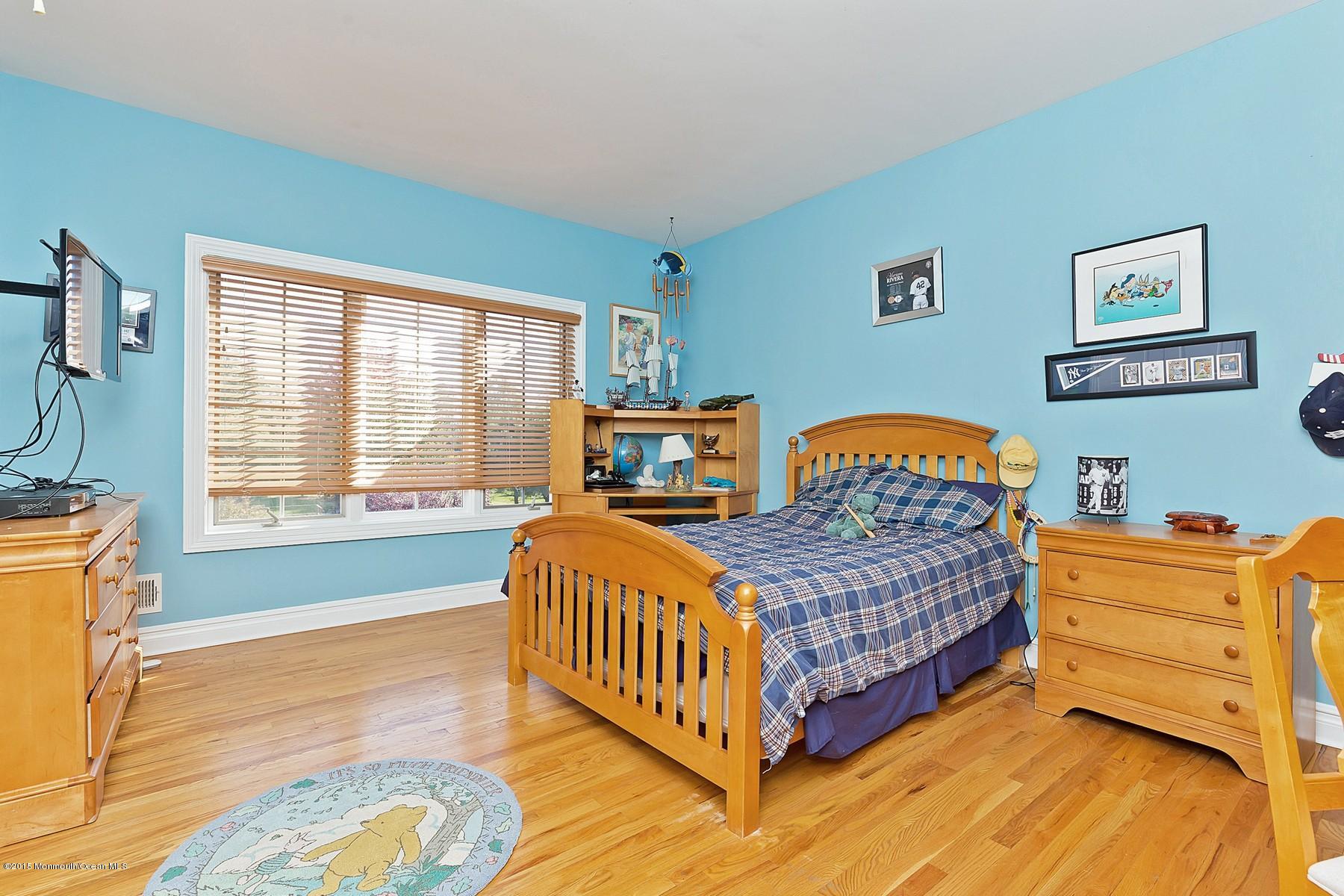 18 Eagle Nest Road Colts Neck, NJ 07722 - Photo 31 of 45 062-183911-IMG_9895_3697356