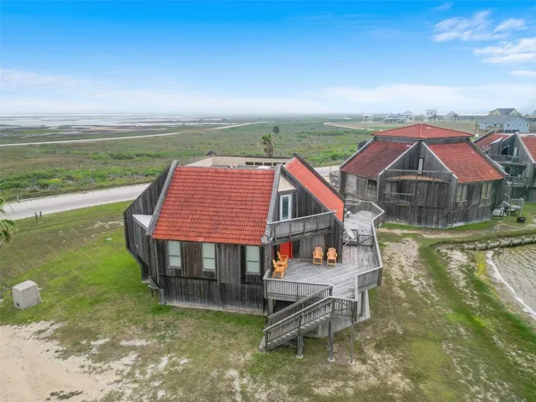 $379,000 | 118 Private Road 640, Matagorda, TX 77457