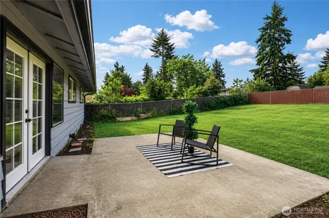 $585,000 | 24911 38th Avenue South, Kent, WA 98032