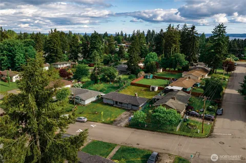 $585,000 | 24911 38th Avenue South, Kent, WA 98032