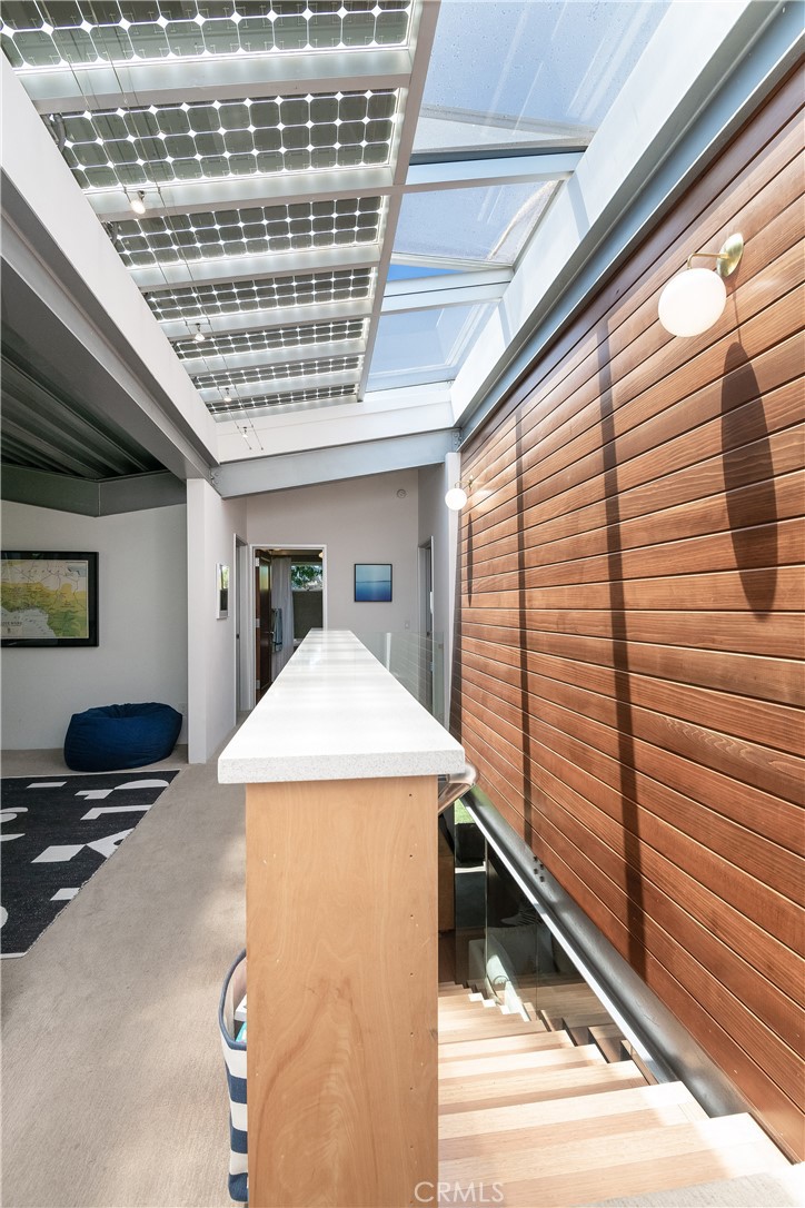 1149 Pine Avenue Manhattan Beach, CA 90266 - Photo 28 of 43 a workspace with furniture