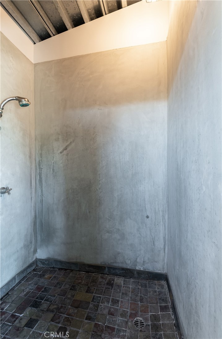 1149 Pine Avenue Manhattan Beach, CA 90266 - Photo 32 of 43 a view of a small space