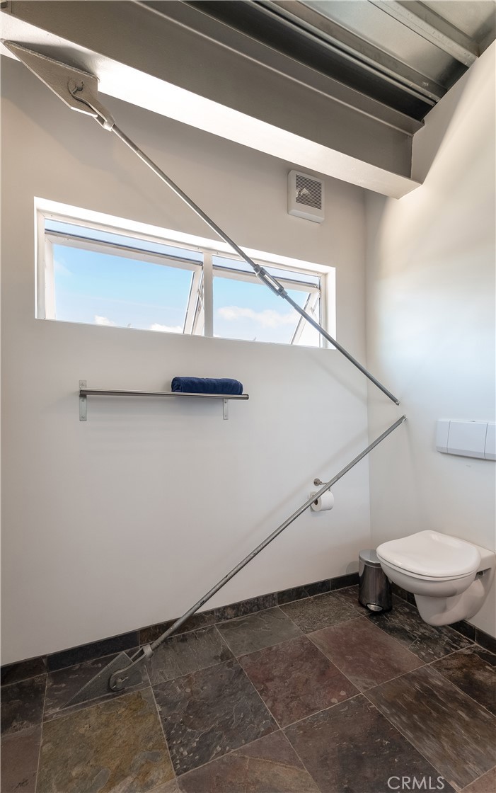 1149 Pine Avenue Manhattan Beach, CA 90266 - Photo 39 of 43 a view of small space