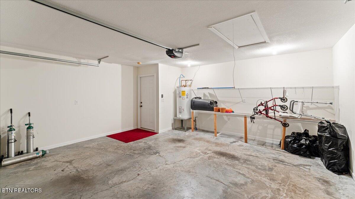 507 Drakewood Road Knoxville, TN 37924 - Photo 18 of 21 19-Garage